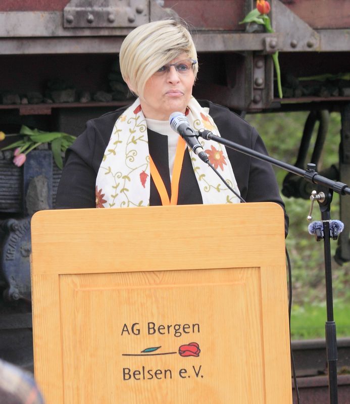 Diana Gring gab eine Einführung zum Thema „Kinder im KZ Bergen-Belsen“.