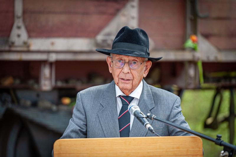 Leonard Lewin